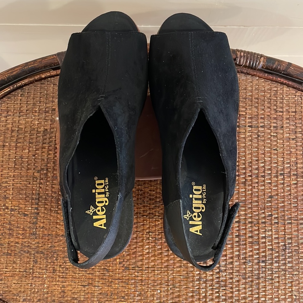 New Alegria by PG Lite Rosie Black Vegan Suede Sandals, Size 40 - Picture 6 of 9
